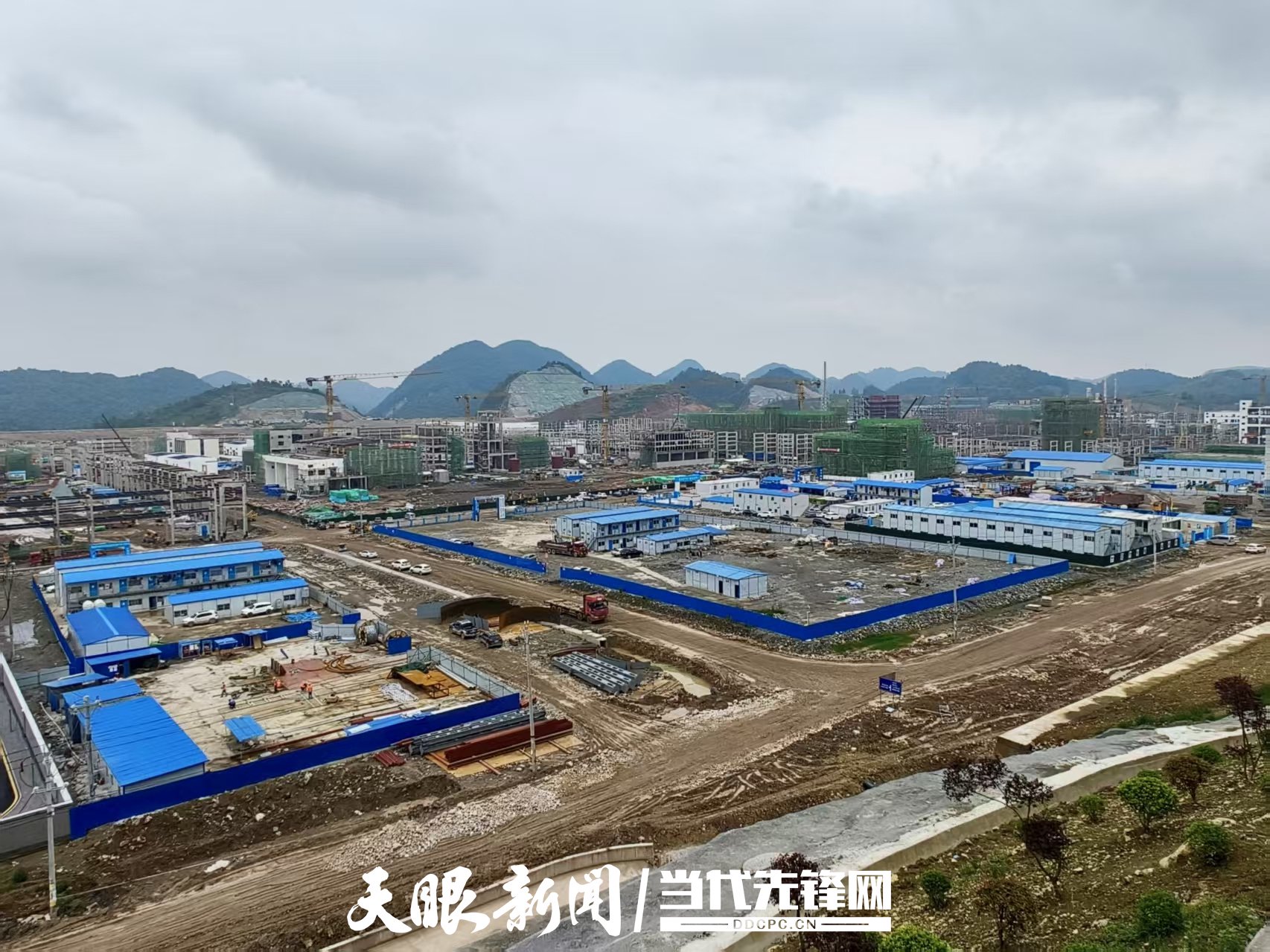 贵州瓮福江山新材料及电子化学品首期项目施工现场。管云 摄