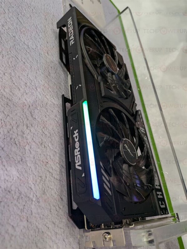 Radeon AI PRO R9700专业卡乱入