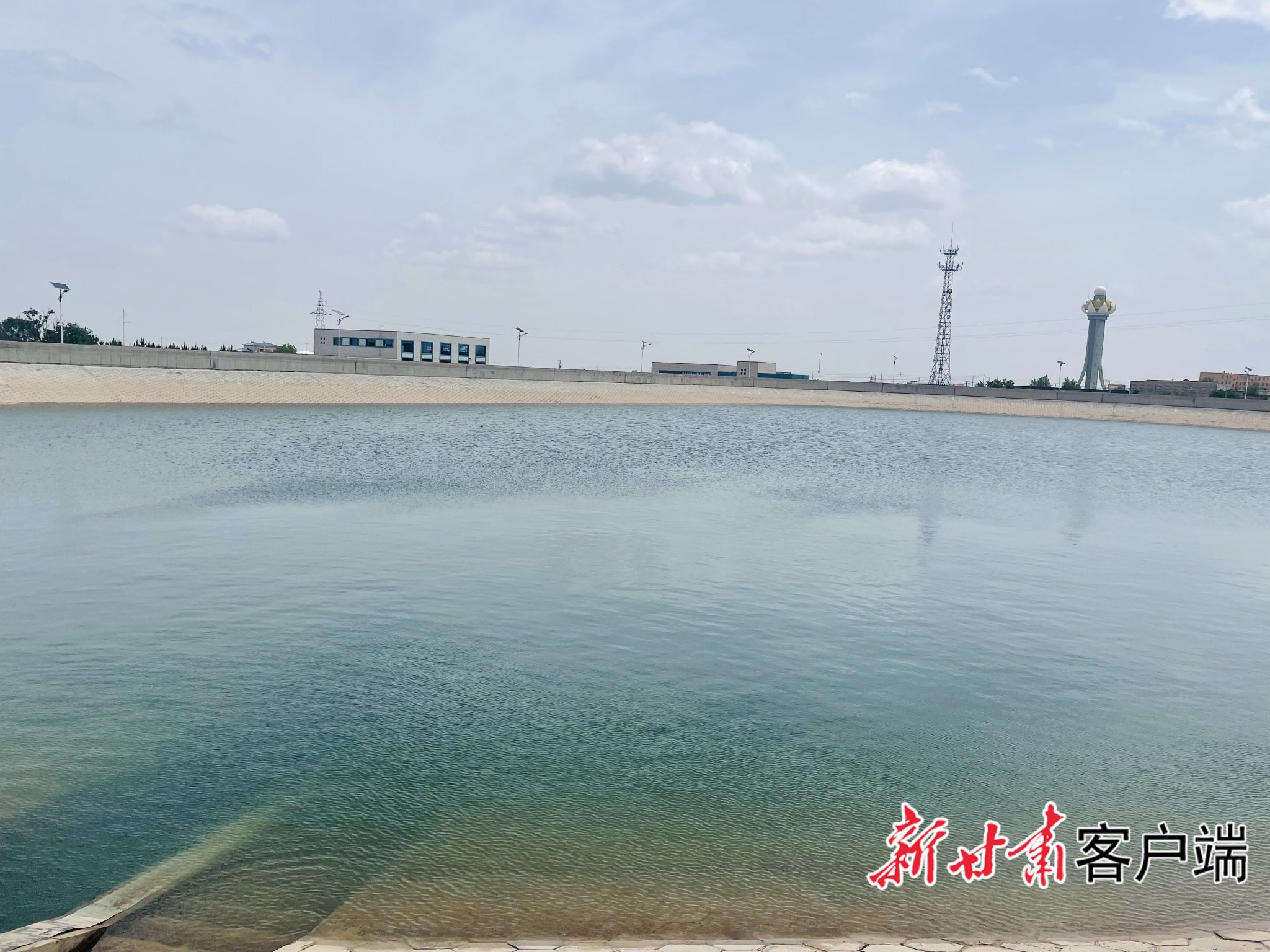 慶城縣驛馬塬區9萬立方米調蓄水池水量充足。新甘肅·甘肅日報記者 張燕茹 攝