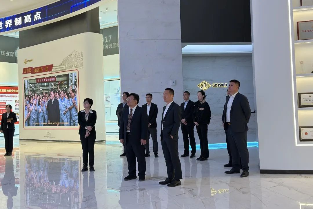 图:亚信科技一行在郑煤机集团总部会见