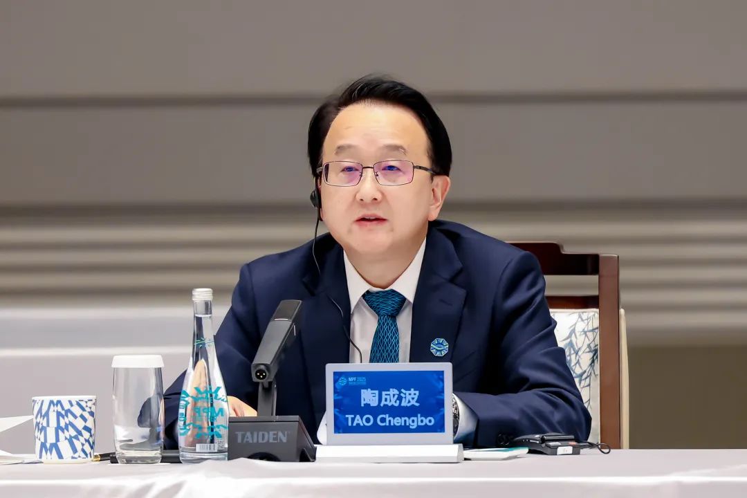 浙江省海港集团、宁波舟山港集团董事长，宁波舟山港股份有限公司董事长陶成波