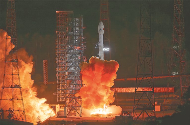 天问二号任务发射圆满成功。 新华社发