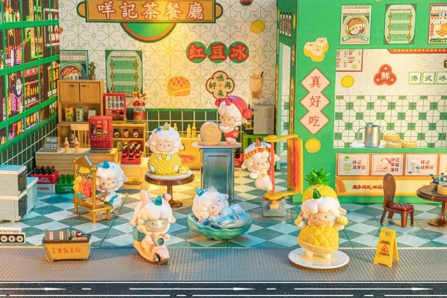 图为TOP TOY原创IP“卷卷羊”。(受访者供图) 当前,IP与玩具结合,赋予产品收藏、社交等属性,潮玩化趋势明显。