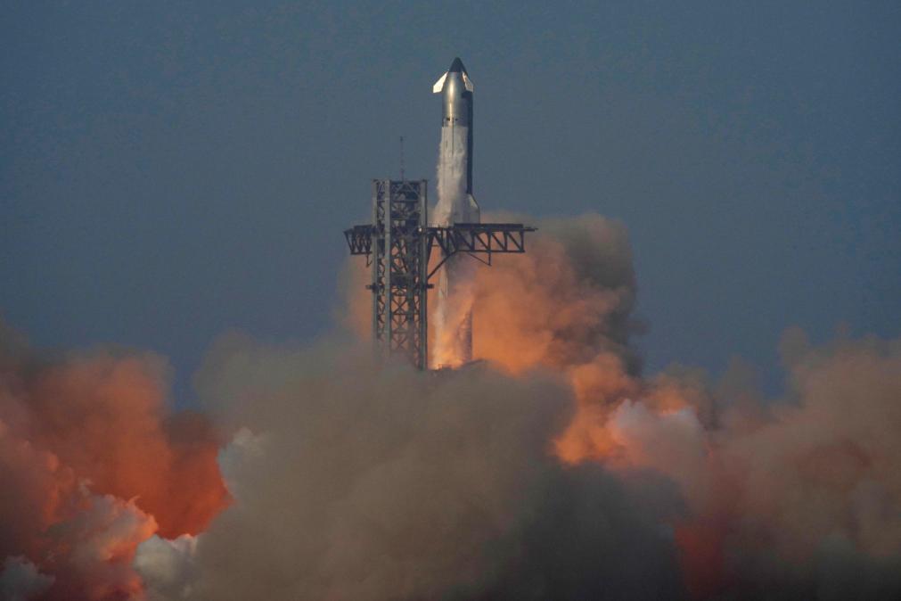 5月27日,美国太空探索技术公司新一代重型运载火箭“星舰”在得克萨斯州实施第九次试飞。新华社/美联