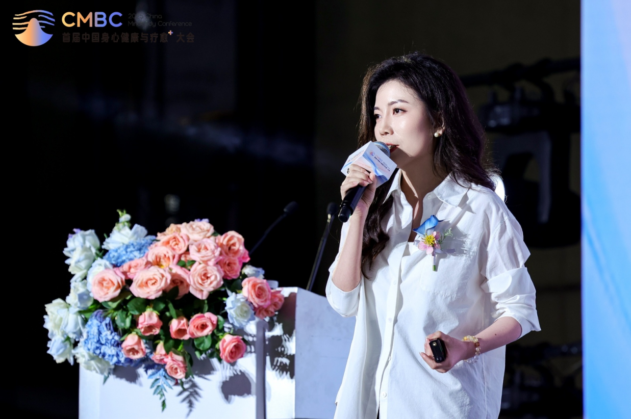 (王凤霞:简知科技联合创始人兼总裁、简知愈见创始人)