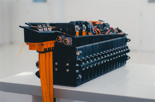 18秒满电！全球最高功率密度电动车电池获认证：专供超级跑车