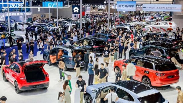 2025重庆国际车展开展 长安汽车展示科技与未来