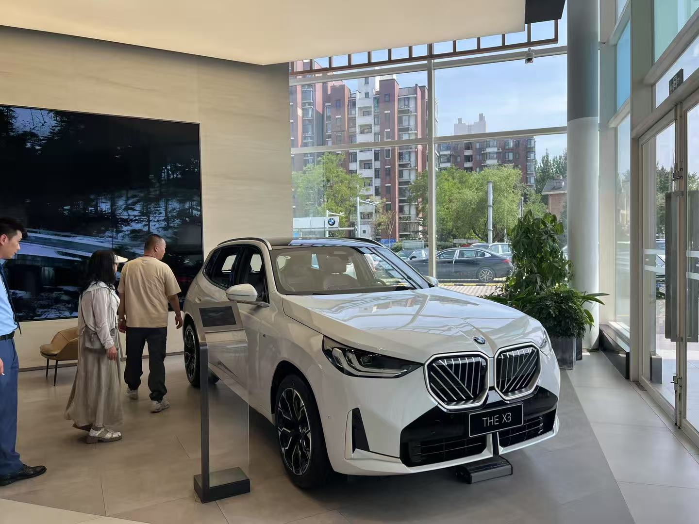 “618”买车值吗？实探北京车市：宝马X3直降12万！贷款购车暗藏变数