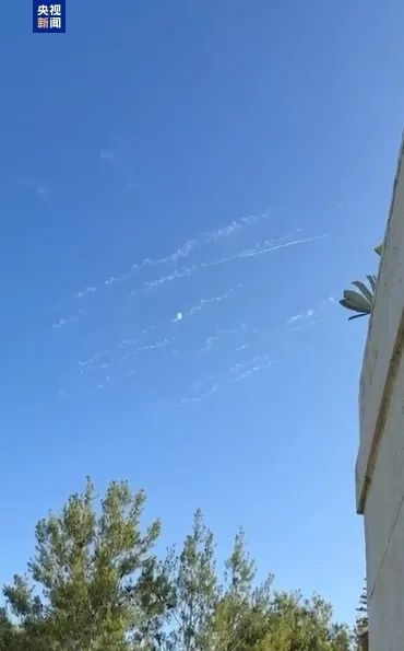 △以媒发布的以防空系统拦截画面