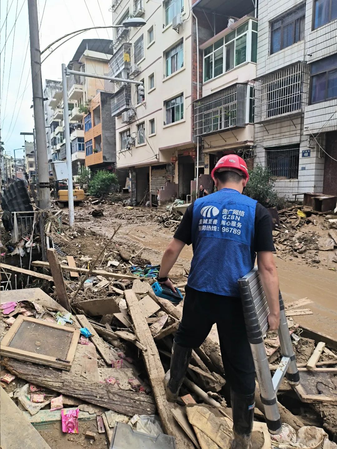 分公司运维人员抢修线路场景