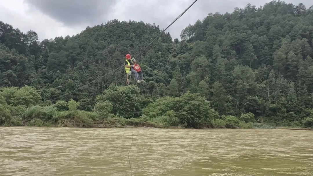 分公司运维人员抢修线路场景
