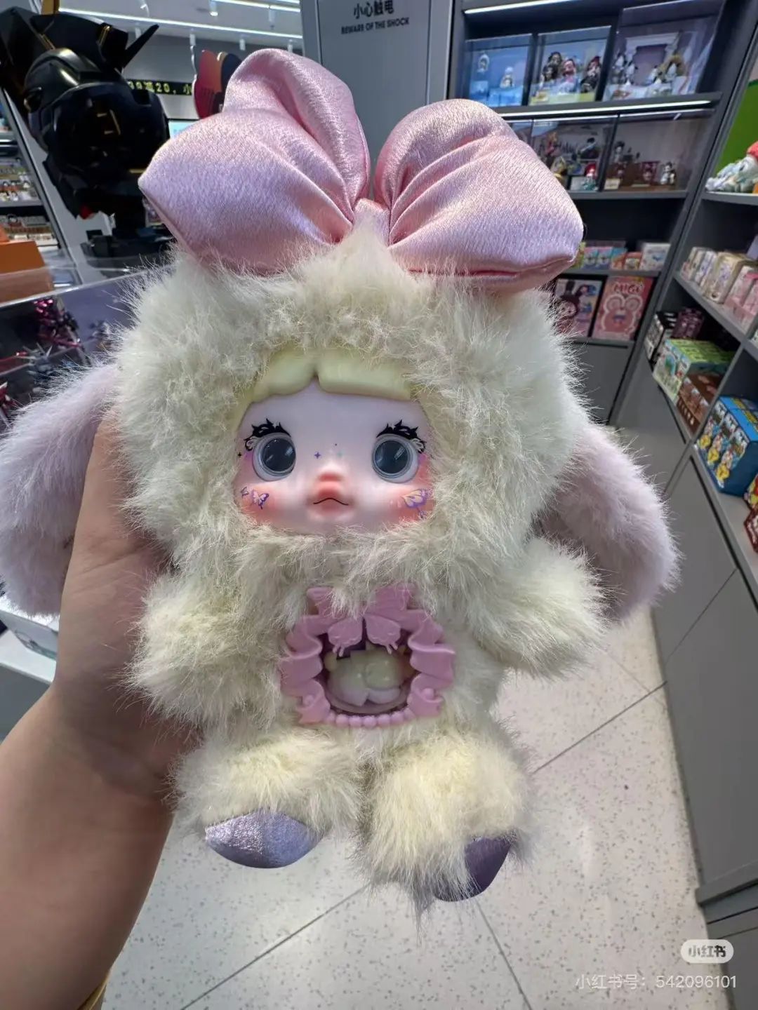 糯米儿眼片可动玩偶(图源:小红书账号TOPTOY上海长宁来福士店)