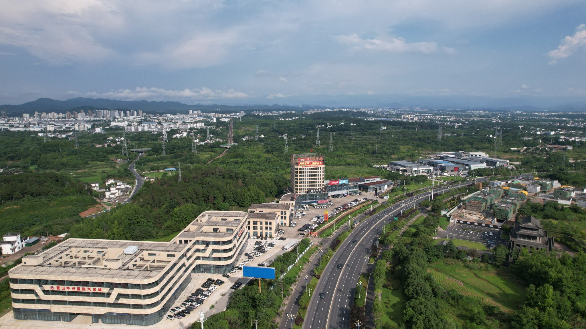 休宁县全力打造万安汽车服务长廊