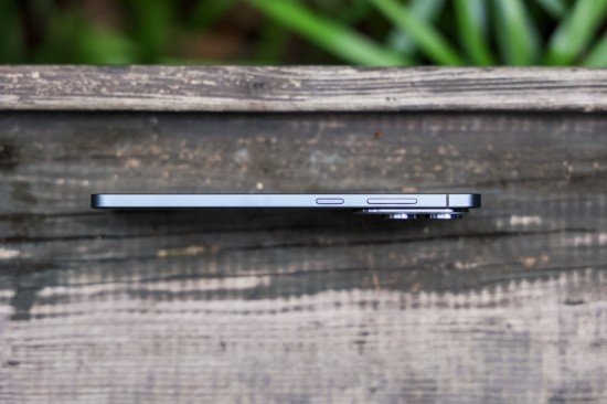 三星Galaxy S25 Edge:轻薄设计的背后 是对旗舰标准的重新定义