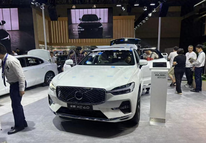 从260万销量看价值，沃尔沃全新XC60限时25.49万起，实力不容小觑