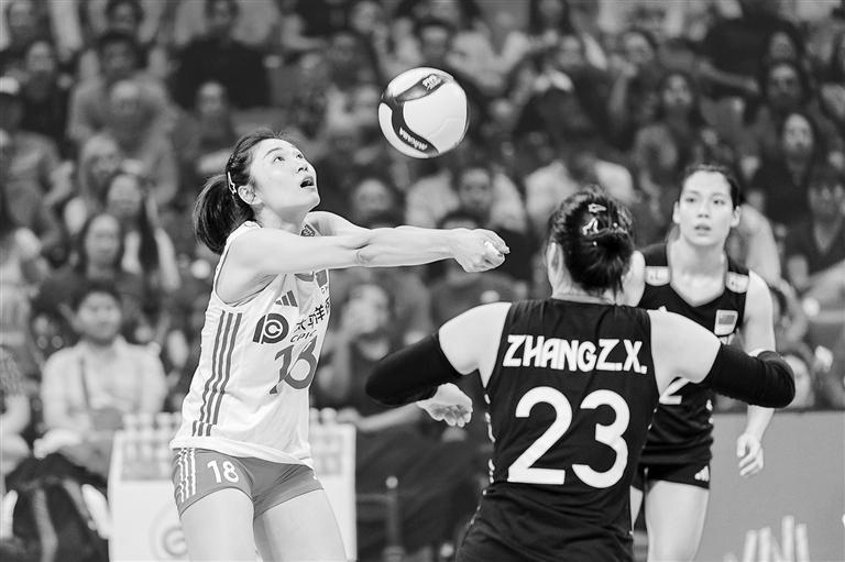 中国女排逆转美国豪取四连胜