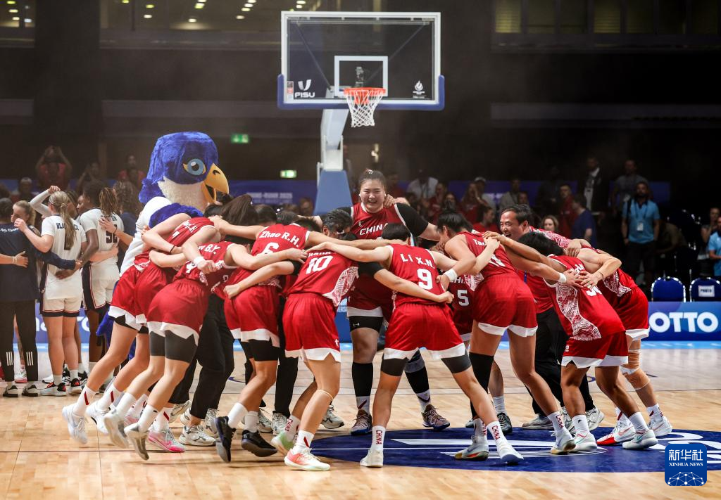 大运会夺冠后 中国女篮众将这样说