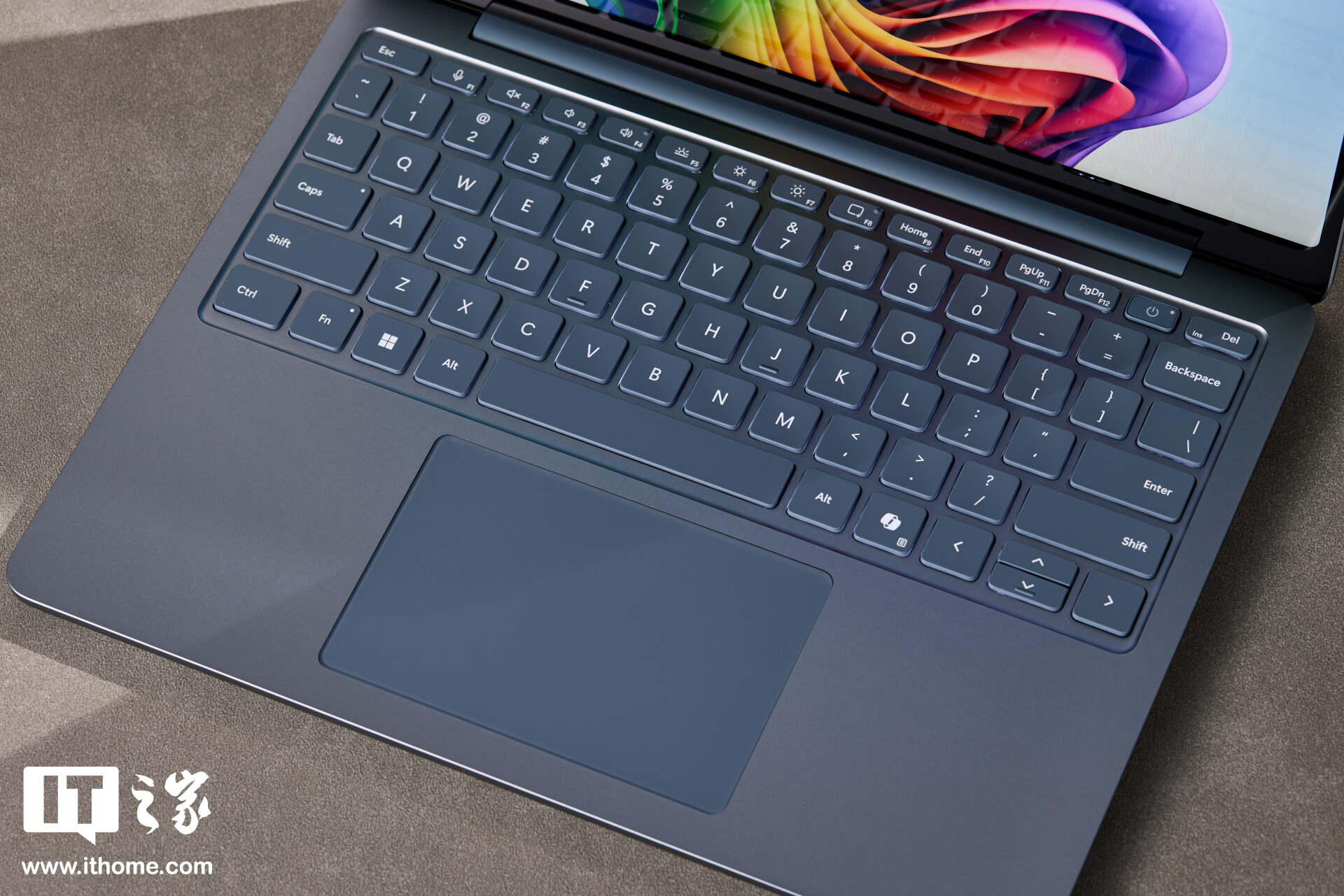 surface laptop 13寸笔记本电脑 75f9-a5edc71f10b507fc3f512af6e997f12c.jpg