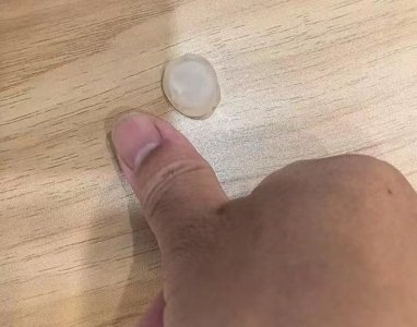 几个月会吃大拇指 75aa-92d16667d8ad244d35d4d52512394ae2.jpg