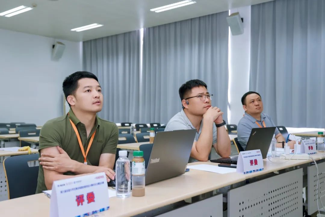 左滑查看更多决赛照片
