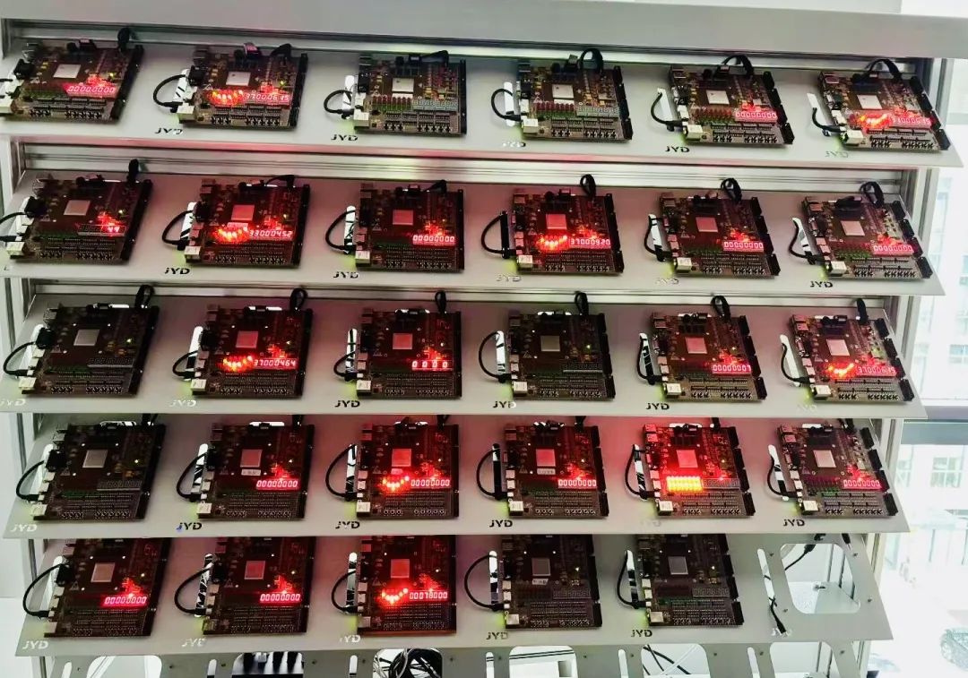 左滑查看更多决赛照片
