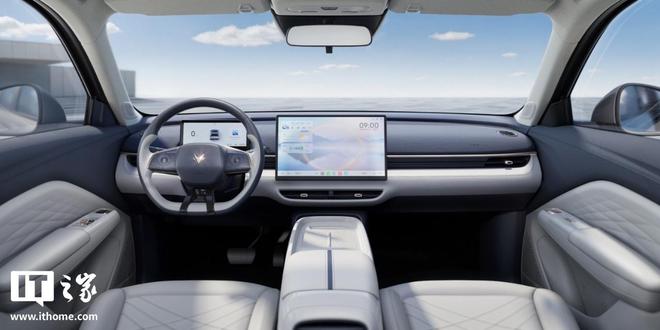 北汽极狐 T1 小型 SUV 新车内饰官图公布：全景天幕带遮阳帘