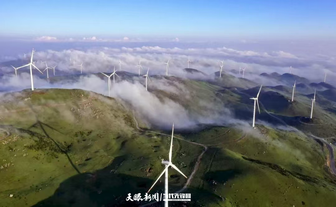 威宁盐仓镇百草坪风电场。岳刚 摄