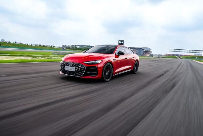 燃油车也有辅助驾驶：搭载华为乾崑智驾的上汽奥迪 A5L上市