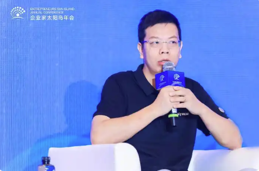 杭州宇树科技股份有限公司副总经理王启舟发言。新华网 发