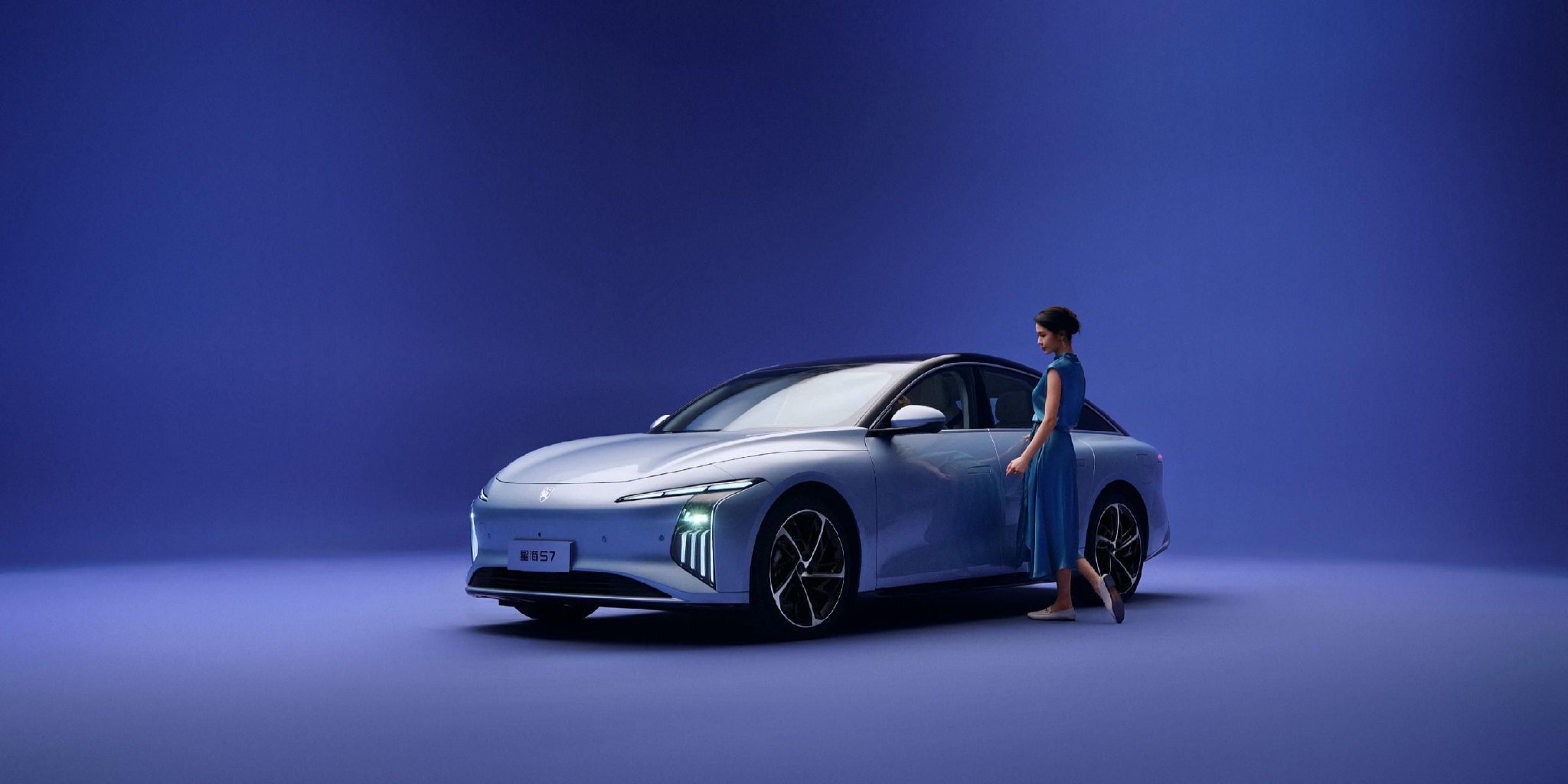 中场逆袭：一款被低估的车是如何闯进中大型新能源家轿核心战场的？