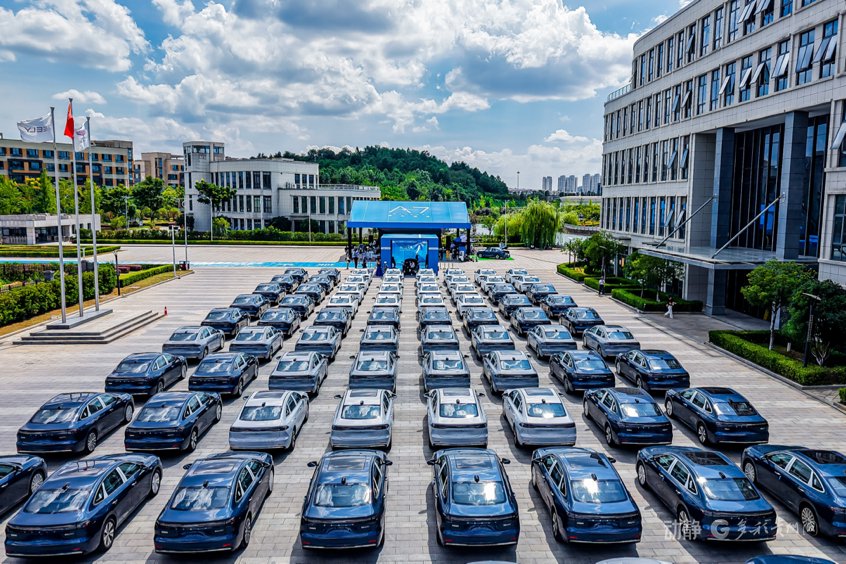 上市即万人提车！吉利银河A7百城万人交付全面开启