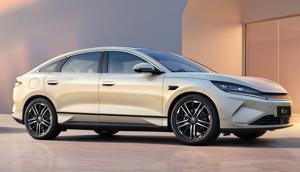 7月中型轿车销量榜出炉 前五大众丰田占三席 秦L夺冠