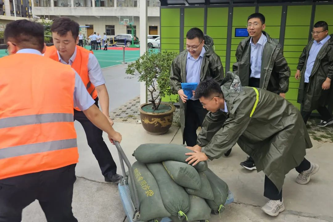 农行甘肃省分行为易受灾地区县支行提前筹备防汛物资