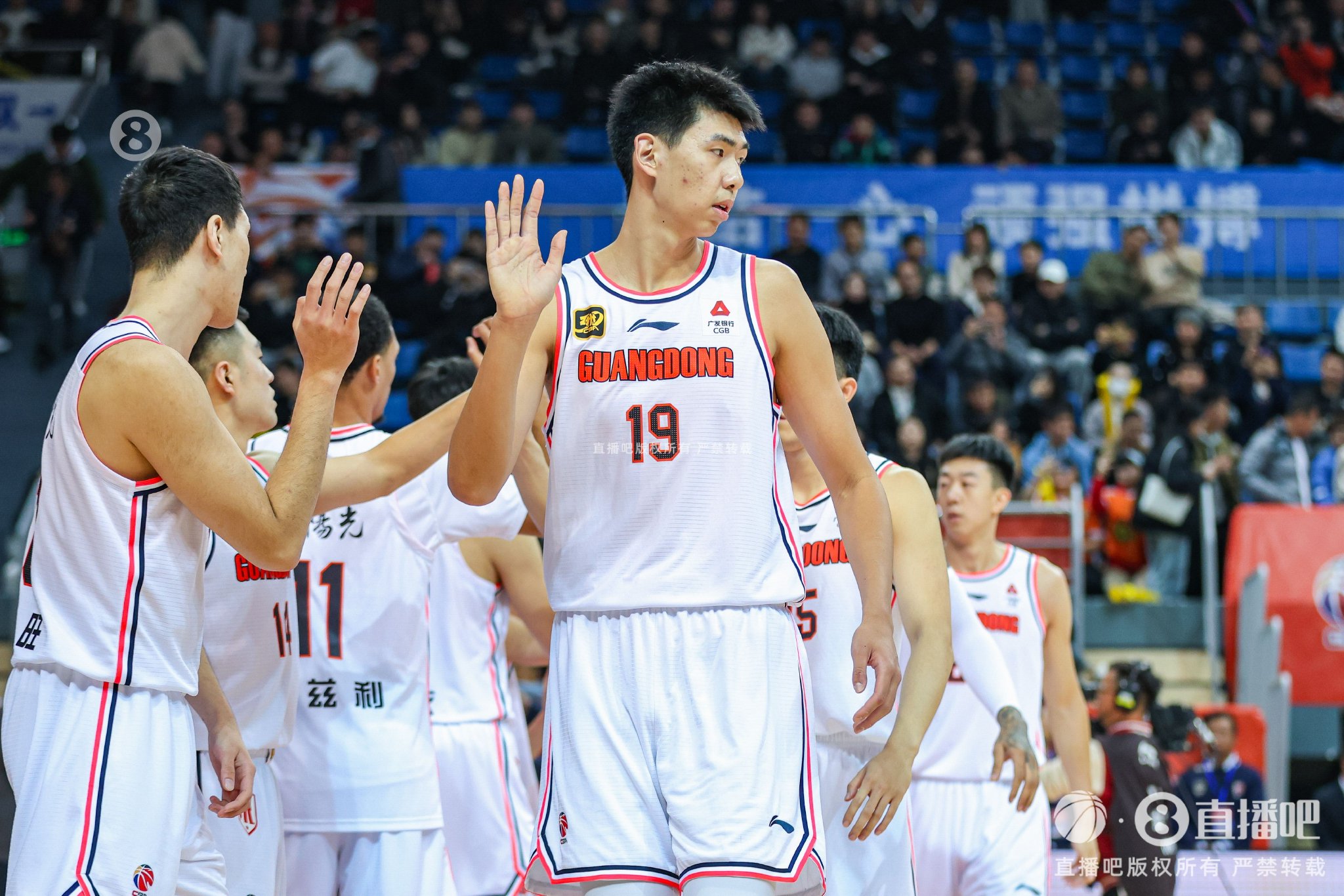 王少杰挑大梁？广东队内线情况：张明池莫兰德离队 徐昕申请交易