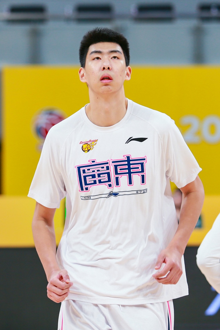 李京龙：徐昕的心理承受能力广东球迷都心知肚明 不如去国外锻炼