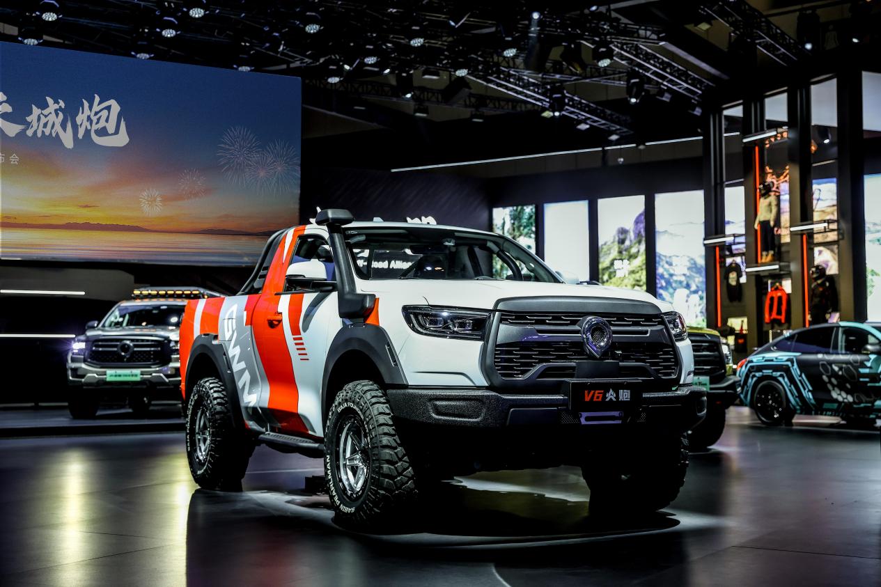 2025成都车展：长城炮“赛级皮卡”V6火炮正式预售