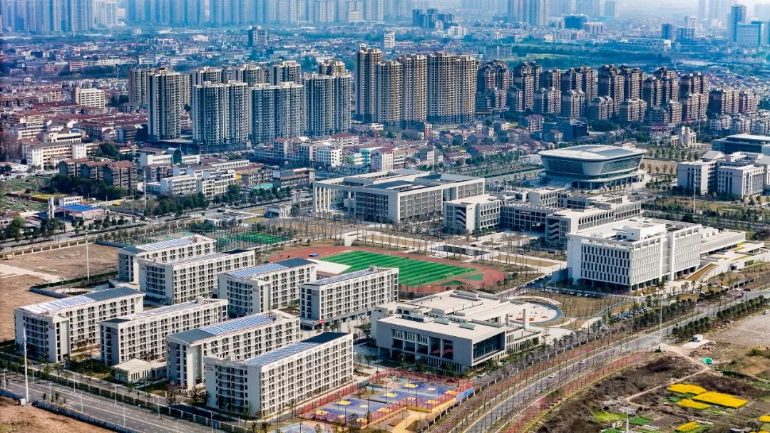 鸟瞰荆州大学城 记者张梦瑶 摄