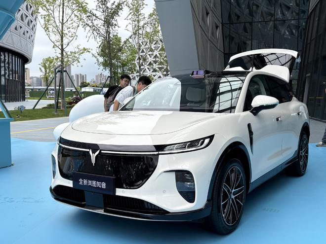 车展速递丨首搭华为乾崑智驾ADS 4 ，2026款岚图梦想家开启预售