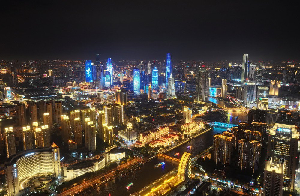 天津夜景 图片来源:新华社