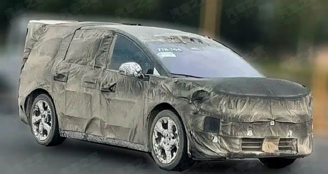 疑似理想i9谍照首曝！尾部或采用全新造型，豪华纯电SUV大战要来了