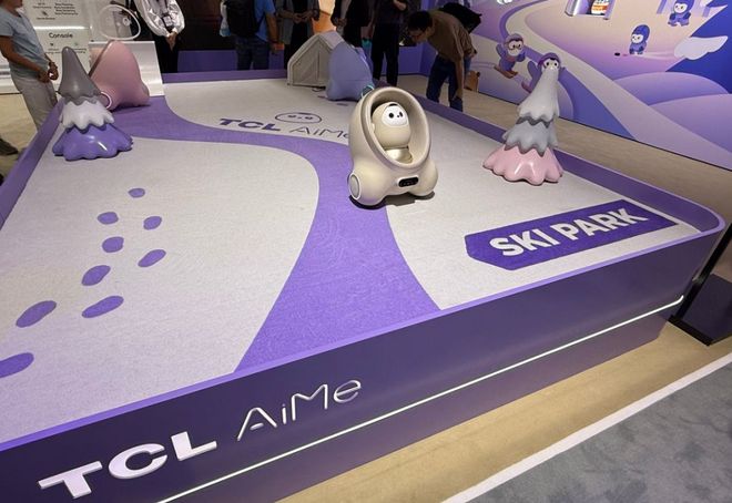 ▲TCL陪伴机器人