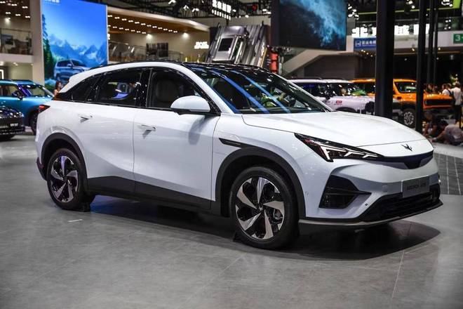 “5C超充+800V”只卖14万？新阿尔法T5亮相成都车展，人气依旧爆棚