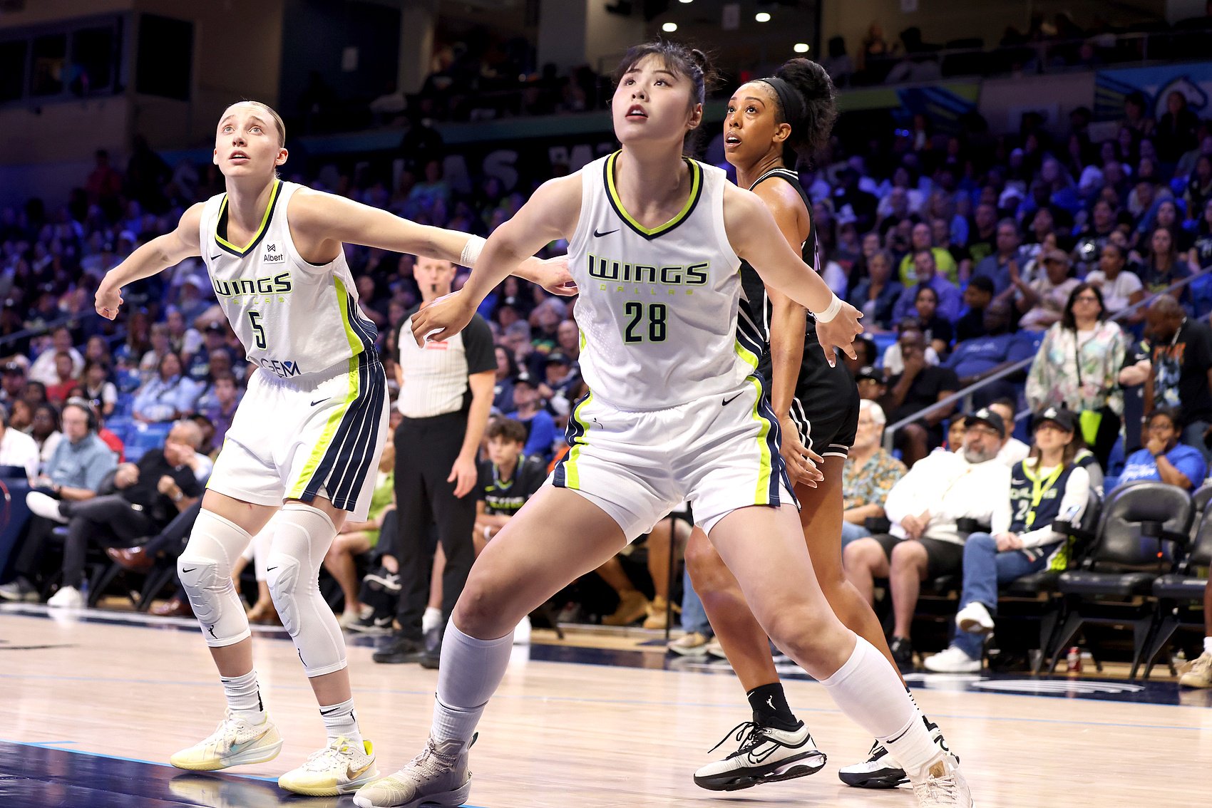 李月汝谈佩奇：看起来酷酷的 实际上像个小孩一样爱开玩笑