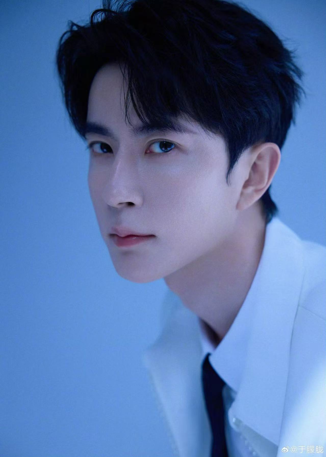 工作室证实：演员于朦胧坠楼身亡，警方已排除刑事嫌疑