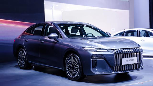 10万元级重磅混动车型来了，荣威M7 DMH开启预售