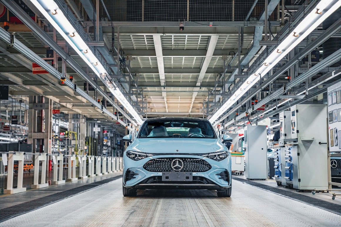 MMA平台首款国产车型 全新奔驰CLA纯电版下线