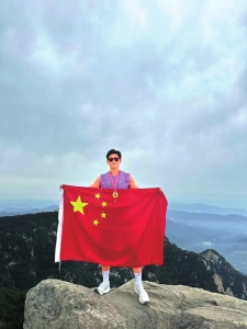 史元庭顺利登顶泰山。受访者供图