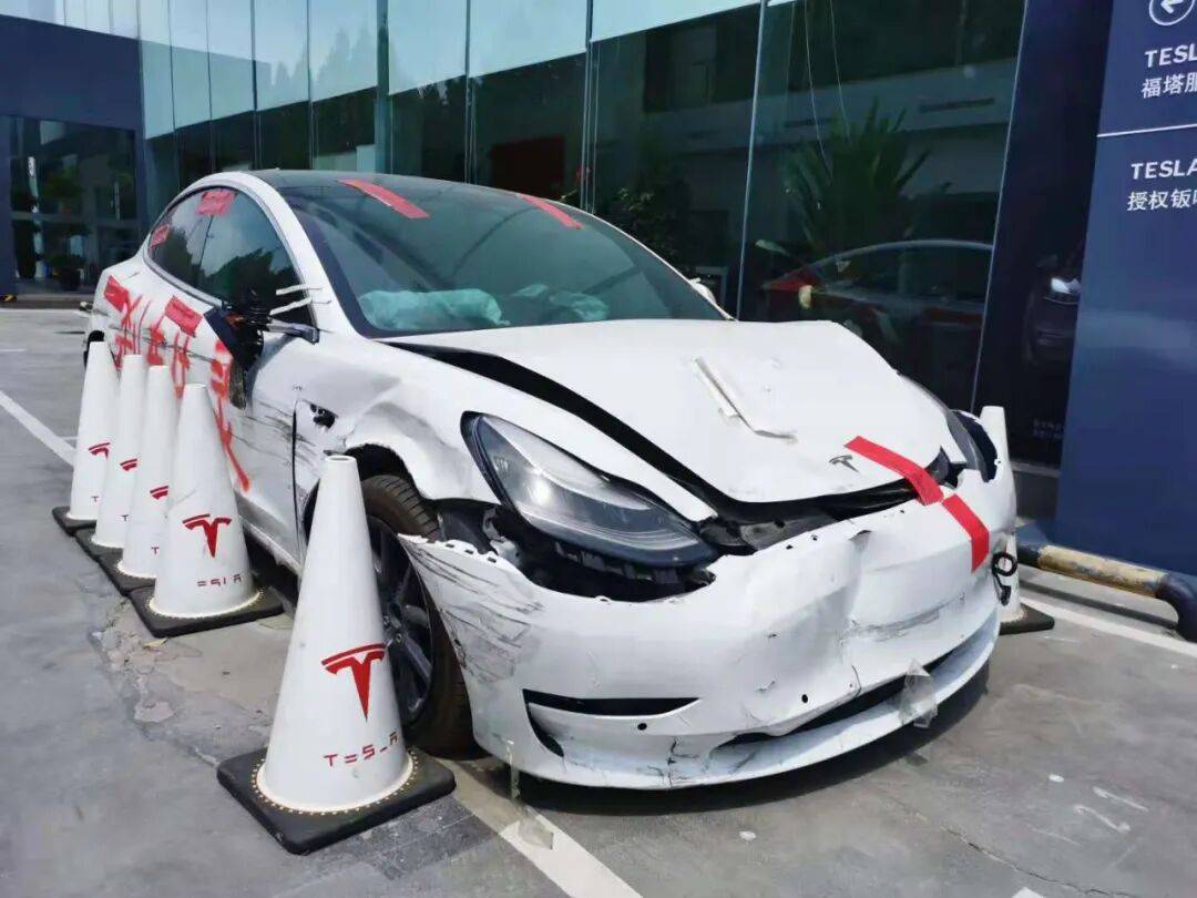 张亚周的特斯拉 图片来源:每经记者 李星 摄