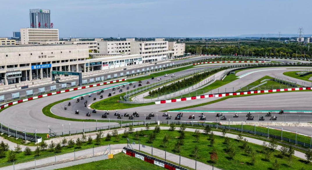 2025沿黄公路汽车拉力赛西安燃情启幕