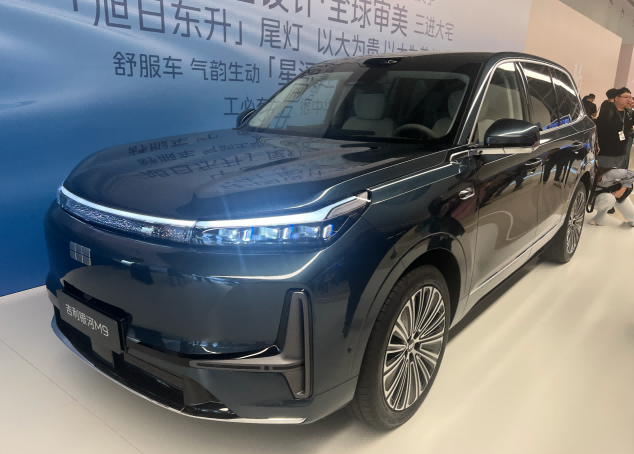 吉利银河M9杭州上市：17.38万元起售 全域AI赋能开启六座旗舰新体验